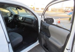 2022 Toyota Tacoma - Image 19