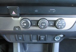 2022 Toyota Tacoma - Image 36