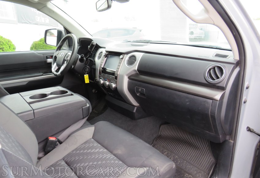 2020 Toyota Tundra 4WD - Image 29