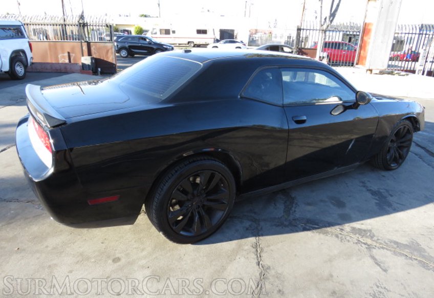 2014 Dodge Challenger - Image 9