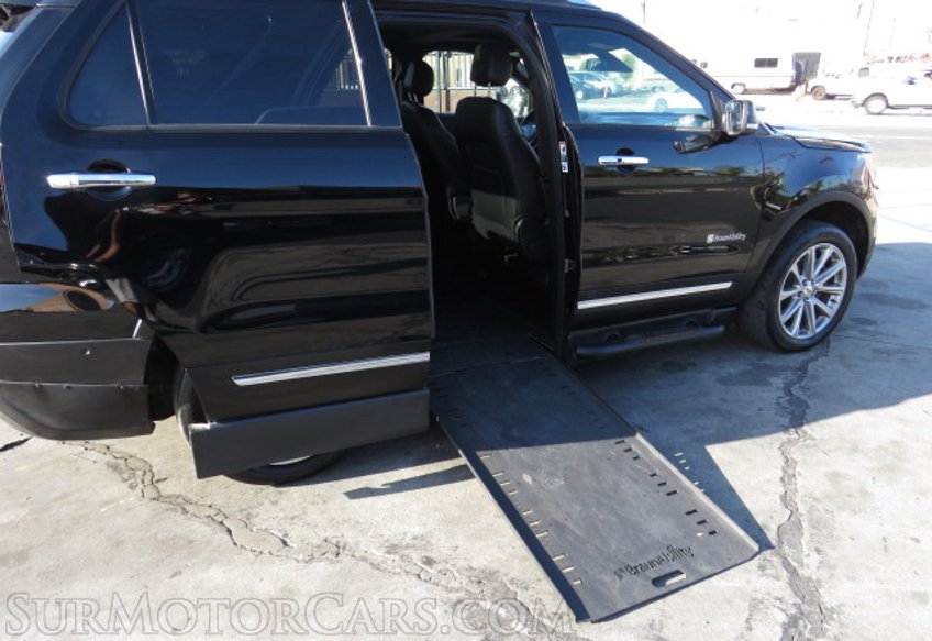 2017 Ford Explorer - Image 12