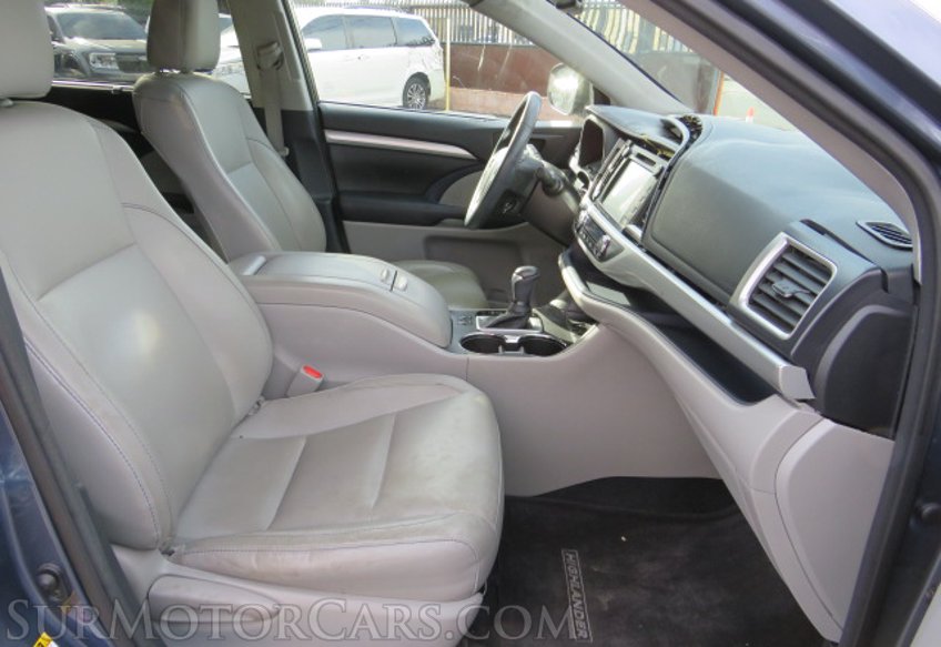 2016 Toyota Highlander - Image 28