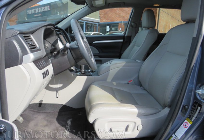 2016 Toyota Highlander - Image 27