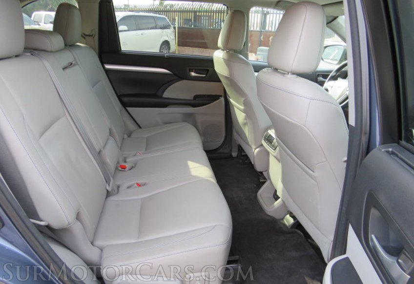 2016 Toyota Highlander - Image 30