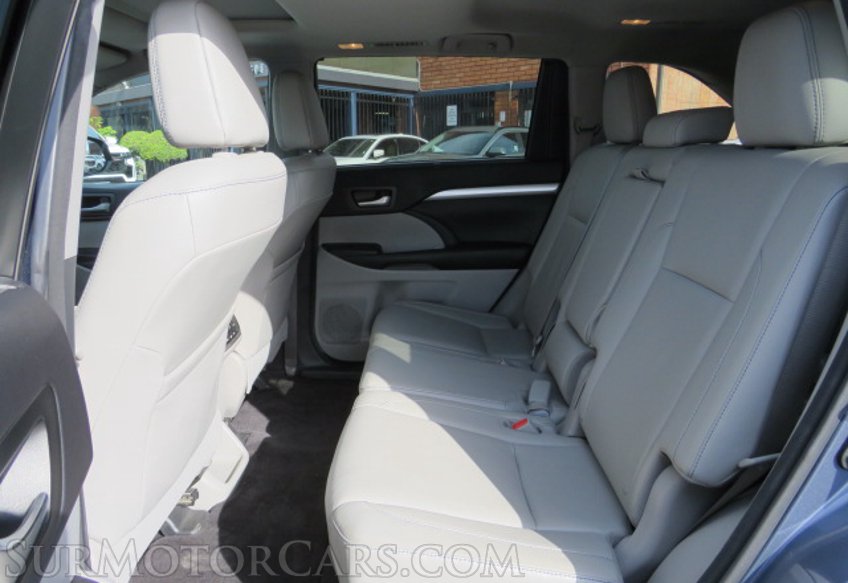 2016 Toyota Highlander - Image 31