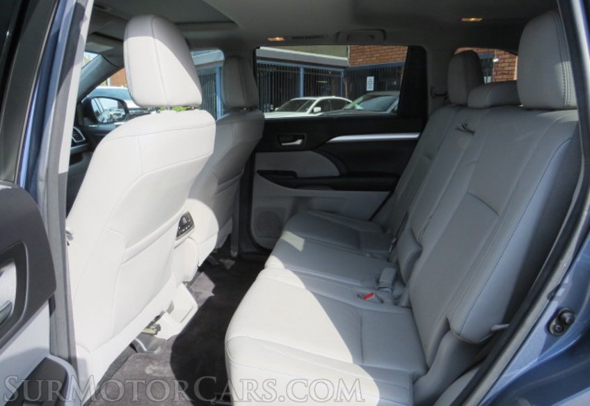 2016 Toyota Highlander - Image 29