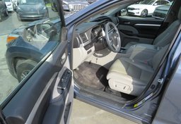 2016 Toyota Highlander - Image 21