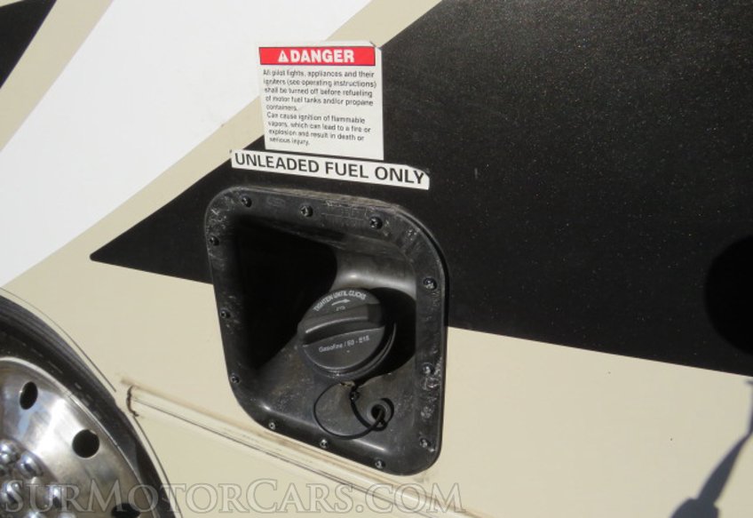 2019 Ford E-Series Cutaway - Image 16