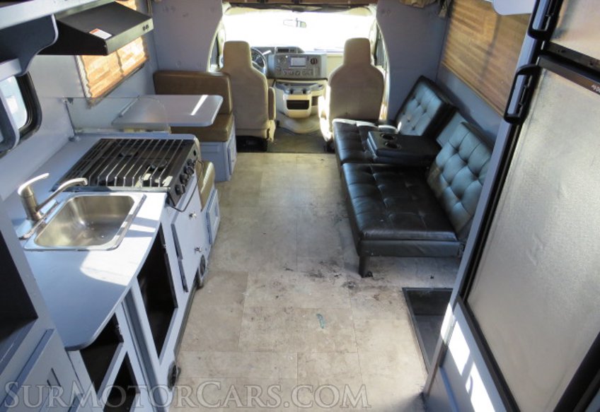 2019 Ford E-Series Cutaway - Image 52