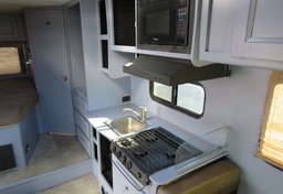 2019 Ford E-Series Cutaway - Image 51