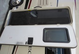 2019 Ford E-Series Cutaway - Image 31