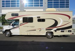 2019 Ford E-Series Cutaway - Image 10