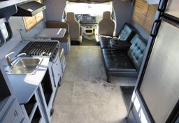 2019 Ford E-Series Cutaway - Image 52