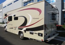 2019 Ford E-Series Cutaway - Image 6