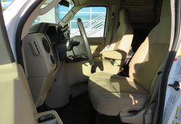 2019 Ford E-Series Cutaway - Image 29