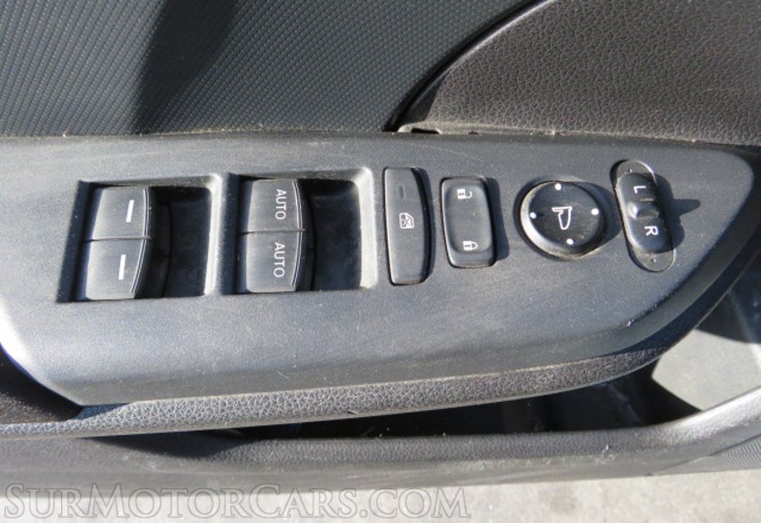 2017 Honda Civic Hatchback - Image 32