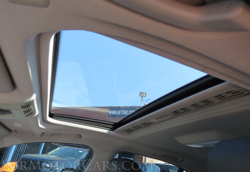 2015 BMW 3 Series - Image 40