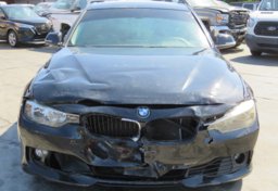 2015 BMW 3 Series - Image 11