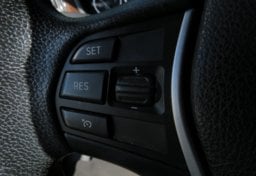 2015 BMW 3 Series - Image 34