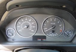 2015 BMW 3 Series - Image 32