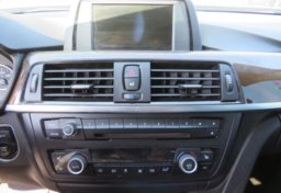 2015 BMW 3 Series - Image 36