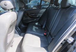 2015 BMW 3 Series - Image 29