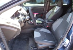 2018 Ford Focus - Image 25