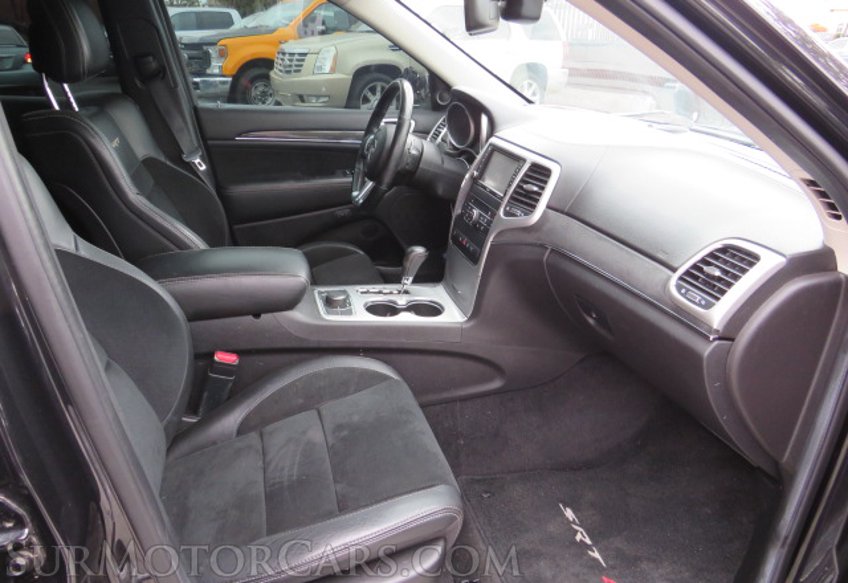 2013 Jeep Grand Cherokee SRT - Image 29