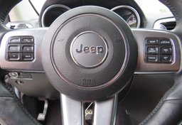 2013 Jeep Grand Cherokee SRT - Image 37