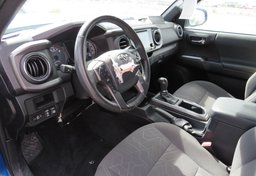 2017 Toyota Tacoma - Image 28