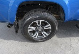 2017 Toyota Tacoma - Image 27