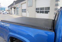 2017 Toyota Tacoma - Image 19