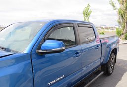 2017 Toyota Tacoma - Image 12