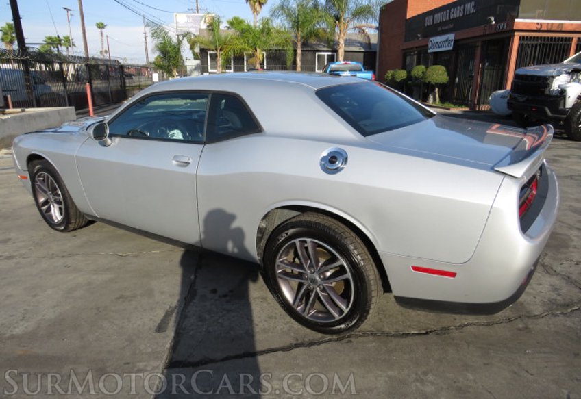 2019 Dodge Challenger - Image 5