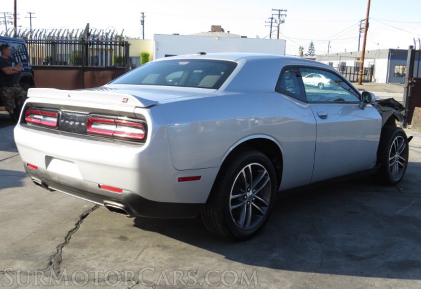 2019 Dodge Challenger - Image 8