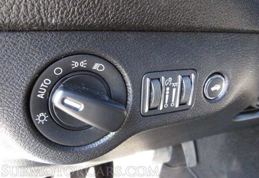 2019 Dodge Challenger - Image 33