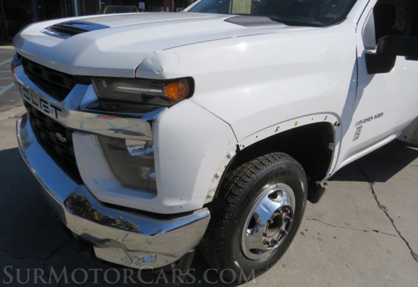 2022 Chevrolet Silverado 3500HD CC - Image 18