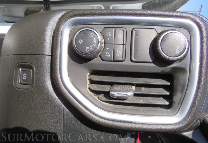 2022 Chevrolet Silverado 3500HD CC - Image 42