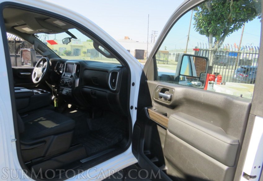 2022 Chevrolet Silverado 3500HD CC - Image 21