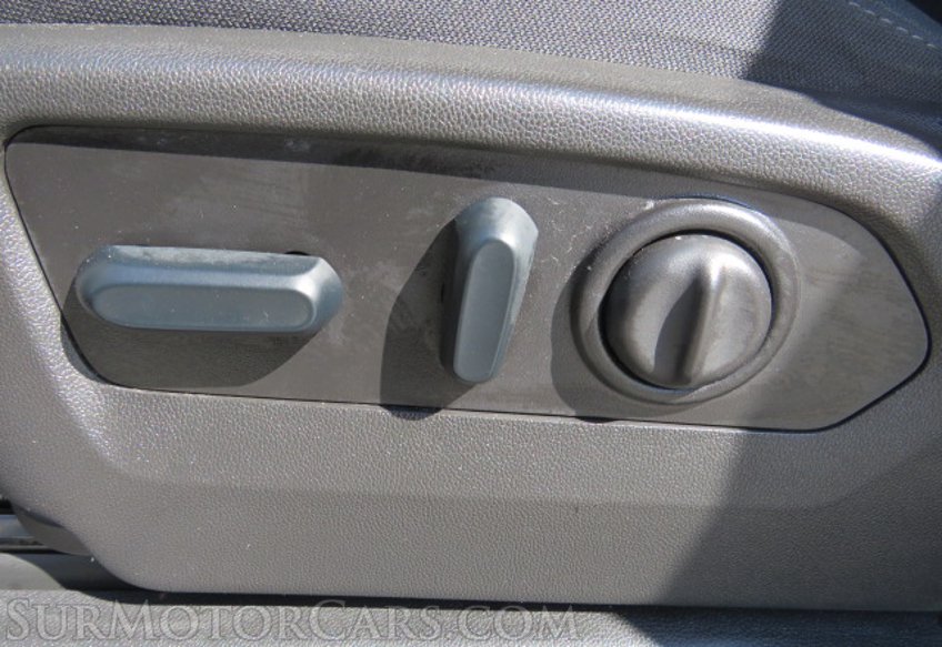 2022 Chevrolet Silverado 3500HD CC - Image 32