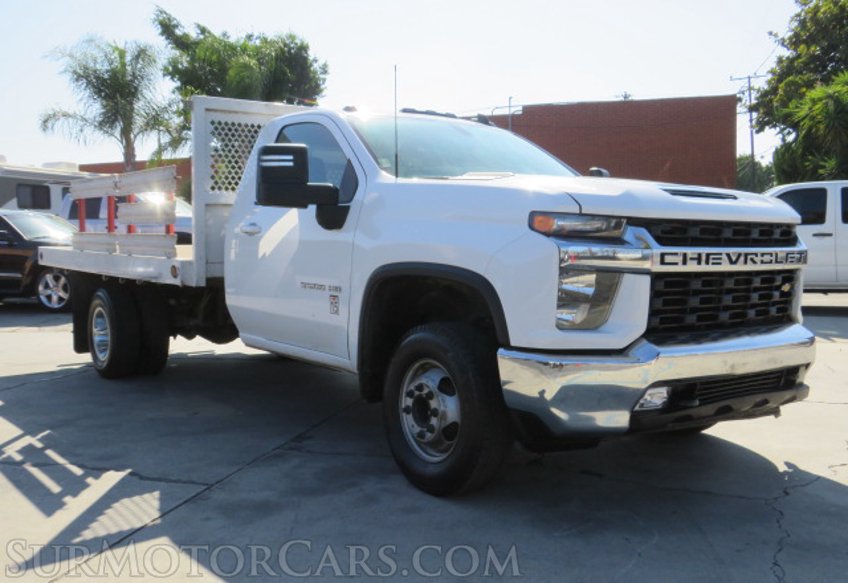 2022 Chevrolet Silverado 3500HD CC - Image 3