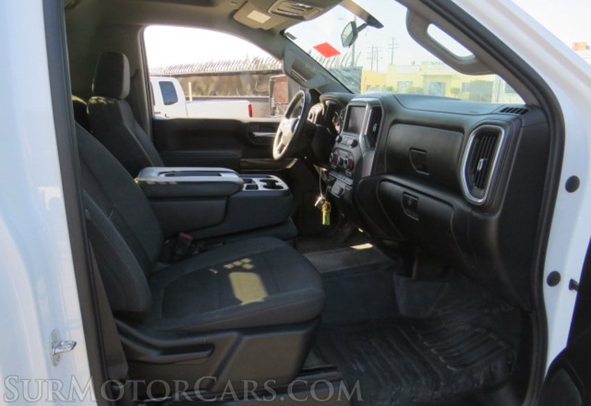 2022 Chevrolet Silverado 3500HD CC - Image 25