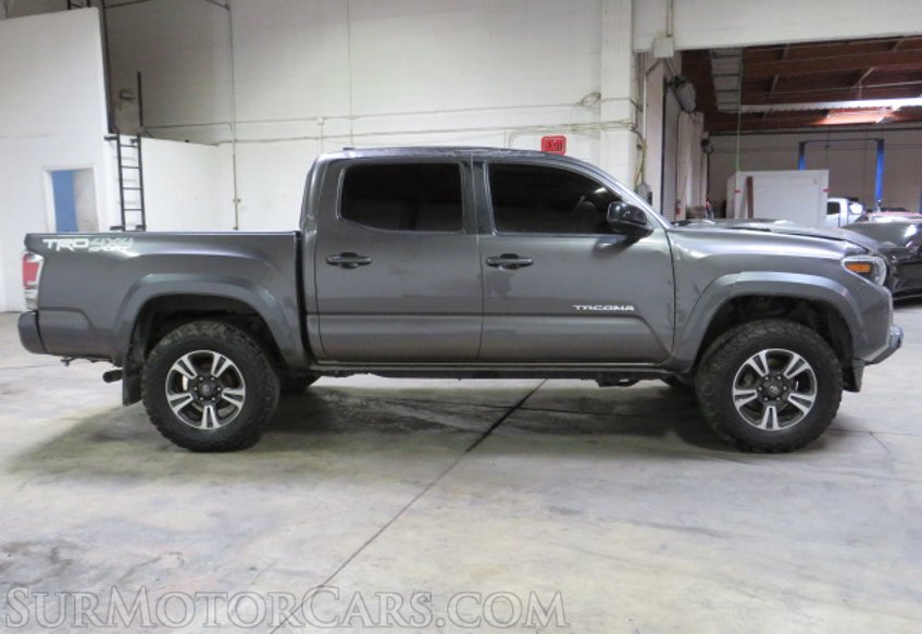 2017 Toyota Tacoma - Image 11