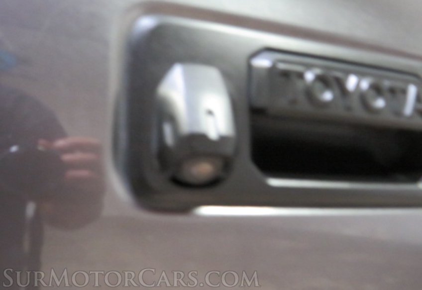 2017 Toyota Tacoma - Image 17