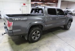 2017 Toyota Tacoma - Image 5