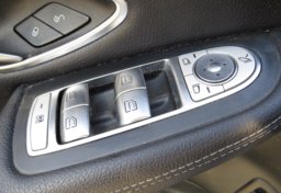 2018 Mercedes-Benz GLC - Image 47