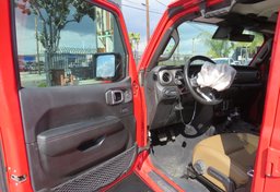 2020 Jeep Gladiator - Image 23