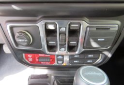 2020 Jeep Gladiator - Image 41