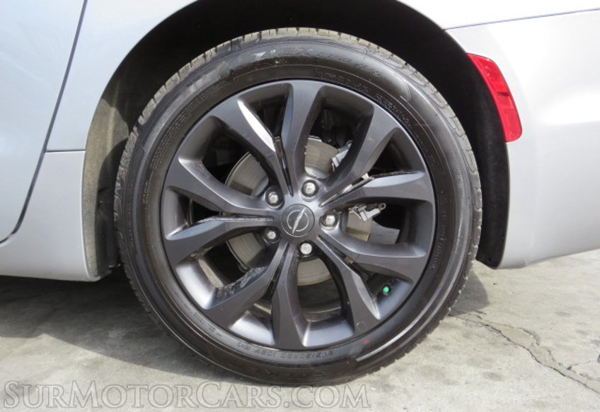 2020 Chrysler Pacifica - Image 16
