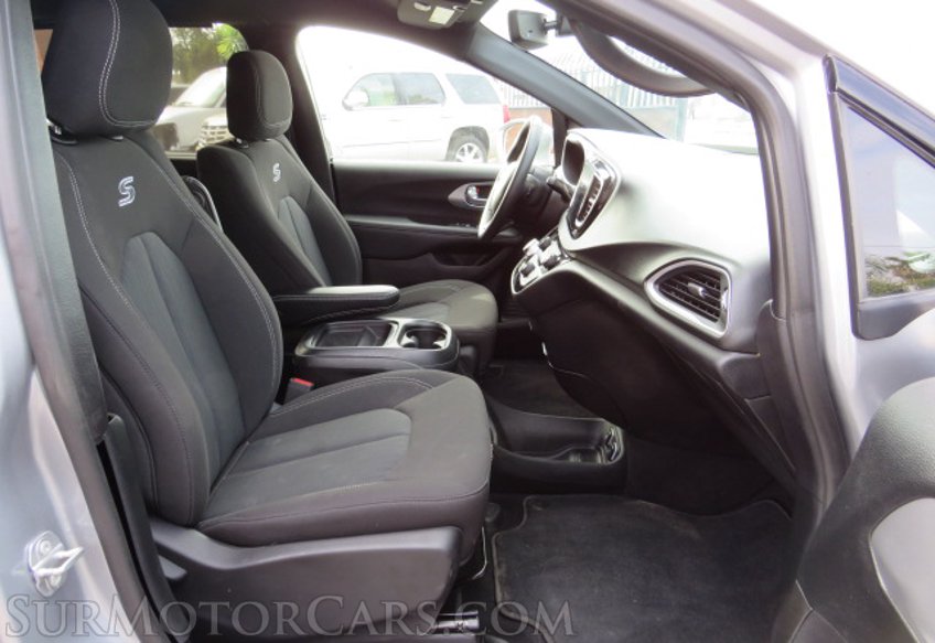 2020 Chrysler Pacifica - Image 24
